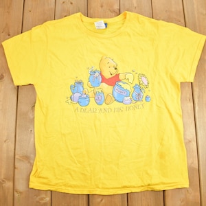Vintage 1990s Disney Winnie the Pooh Graphic T-Shirt / Cute Winnie The Pooh / Streetwear / Retro Style / 90s Graphic Tee