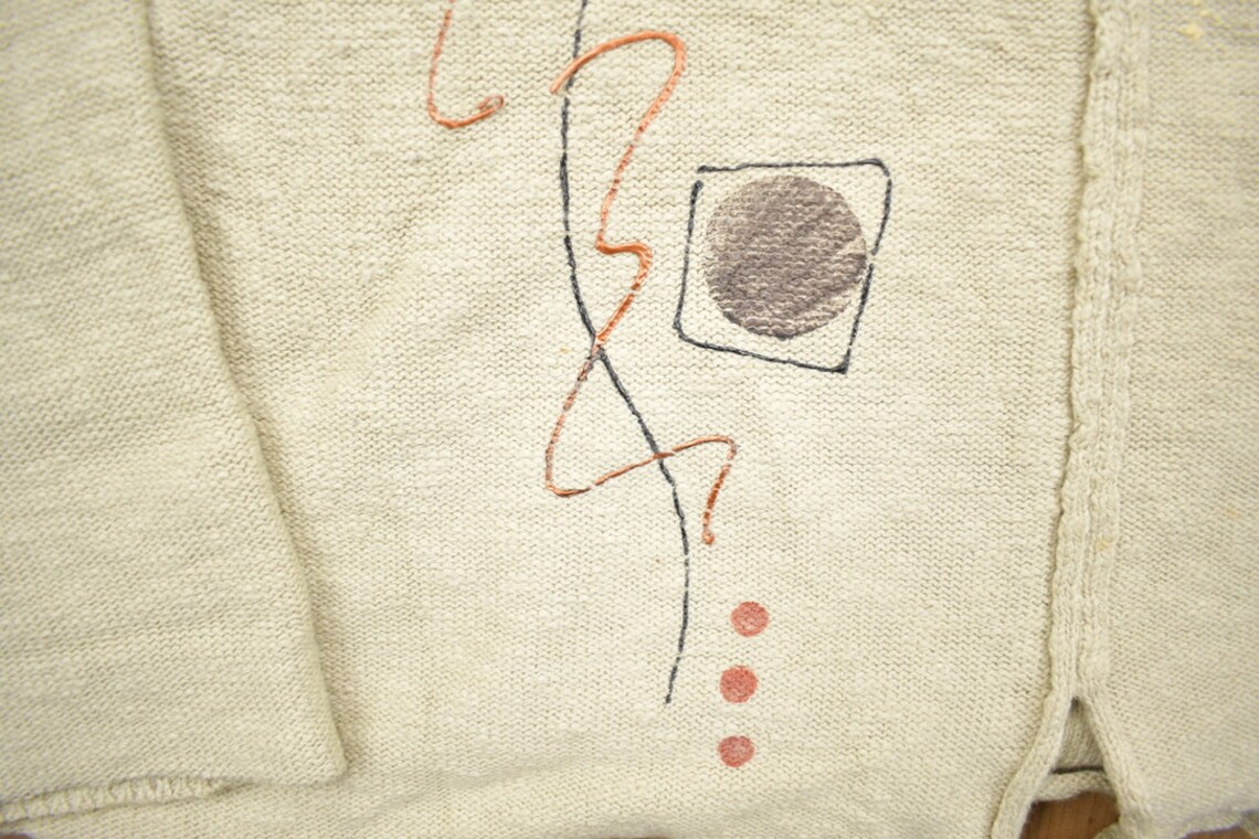 Vintage 1980s Abstract Design Toggle Button Cardigan Sweater / Vintage Cardigan / Button Up  / Embroidered / Grandma Cardigan, foto 4 di 5