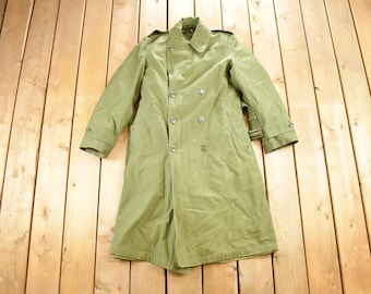Vintage 1970er Jahre Militär Trenchcoat / Jacke mit Knöpfen / Army Green / Vintage Armee / Streetwear Fashion / Armeejacke / Winterjacke
