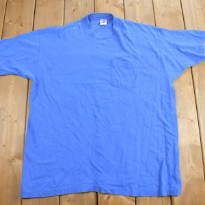 Vintage 1990s Blaues Fruit of the Loom T-Shirt / Streetwear / Retro Stil / Einstich / Made In USA / 90s Basic Tee