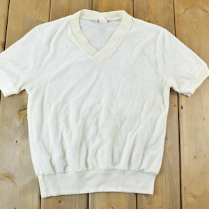 Vintage 1980s Blank White V Neck Single Stitch T-Shirt  / 80s Vintage Souvenir Tee / Rare Vacation Tee / Summer Shirt Made In USA