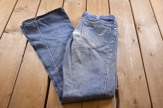 Vintage 1970s Distressed Lee Bell Bottom Jeans Si… - image 1