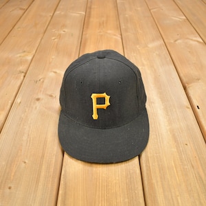 Vintage 1990s Pittsburgh Pirates New Era Wool Fitted Hat Size 7 / 90s Sports Hat / Vintage Fitted / Embroidered / Made In USA