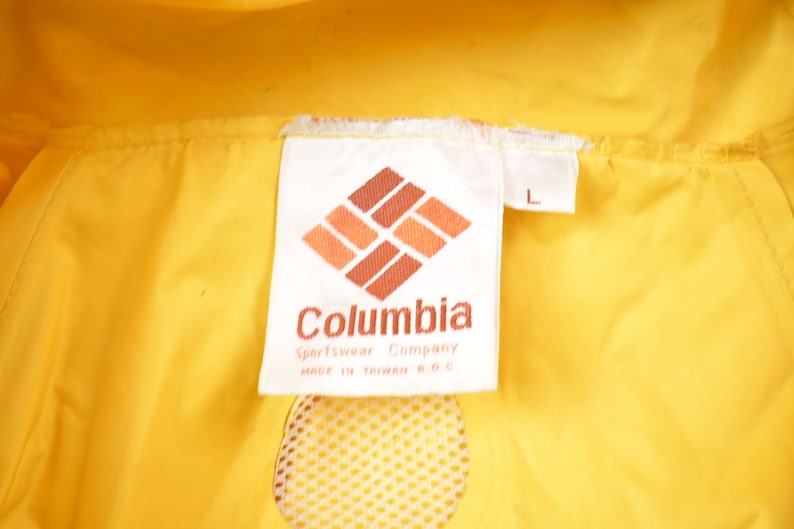 Vintage 1990s Columbia Yellow Raincoat / Sportswear Jacket / Windbreaker Style / 1990s / Spring Outerwear / Outdoor Wear image 5