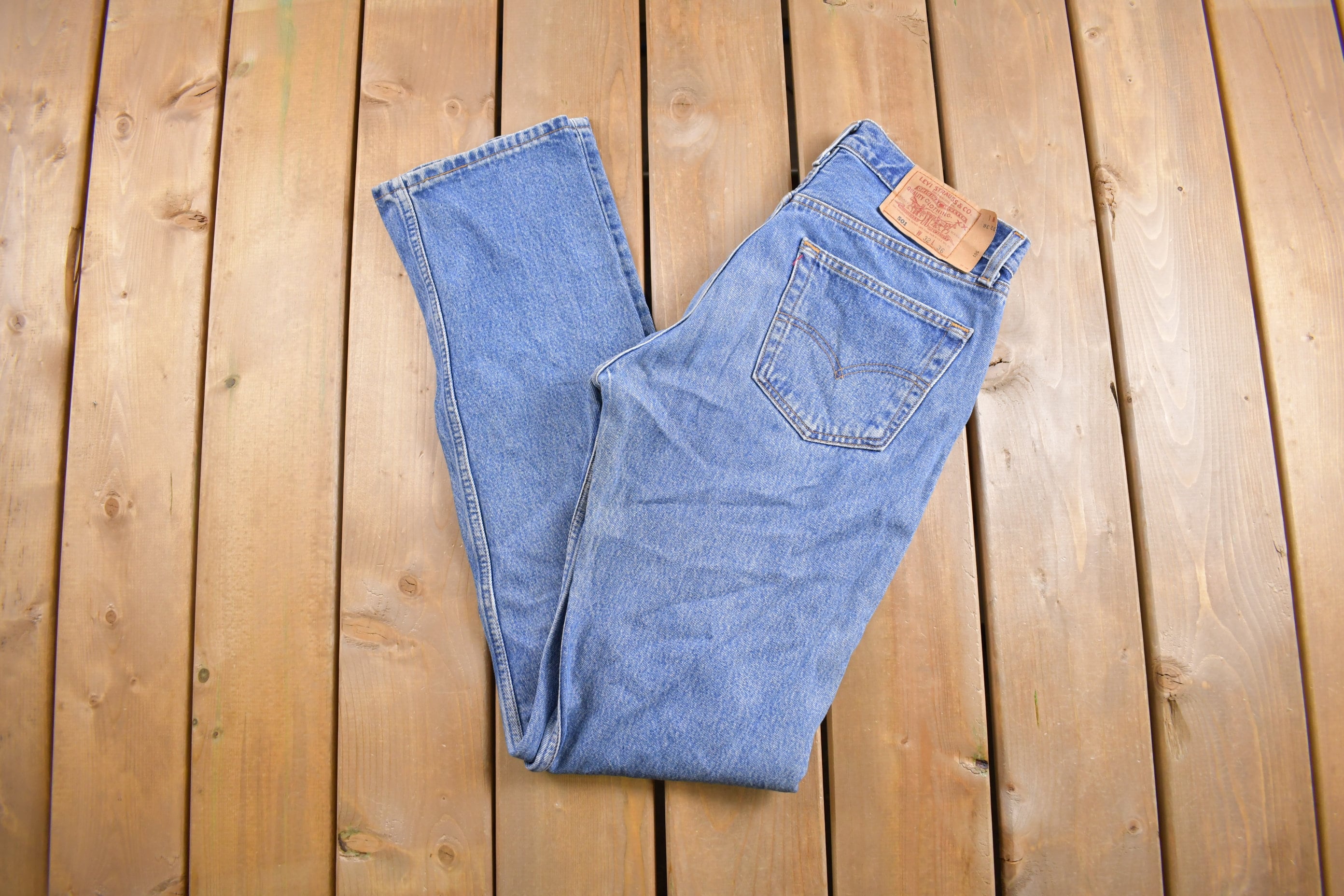Vintage 1990s Levi's 501 Red Tab Jeans Size 31 X 36 / Blue / Mid