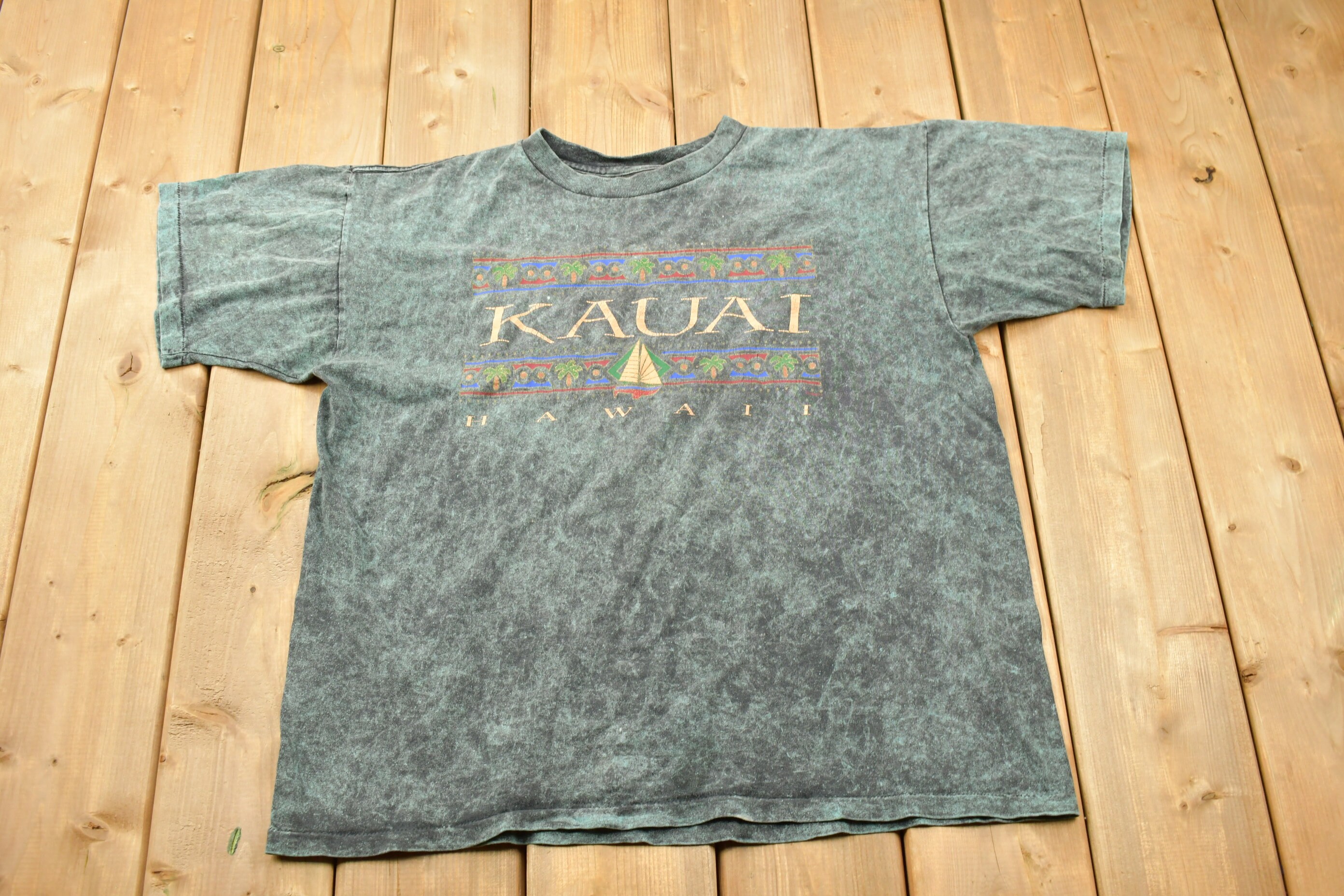 Vintage 1980s Style Kauai Hawaii T-Shirt Vintage 1980s Style Kauai Hawaii T-Shirt