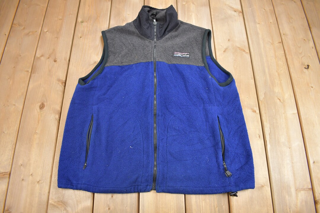 Vintage 1990s Two Tone Fleece Vest Outdoorsman 90s Vest Made In vintage-1990s-two-tone-fleece-vest-outdoorsman-90s-vest-made-in