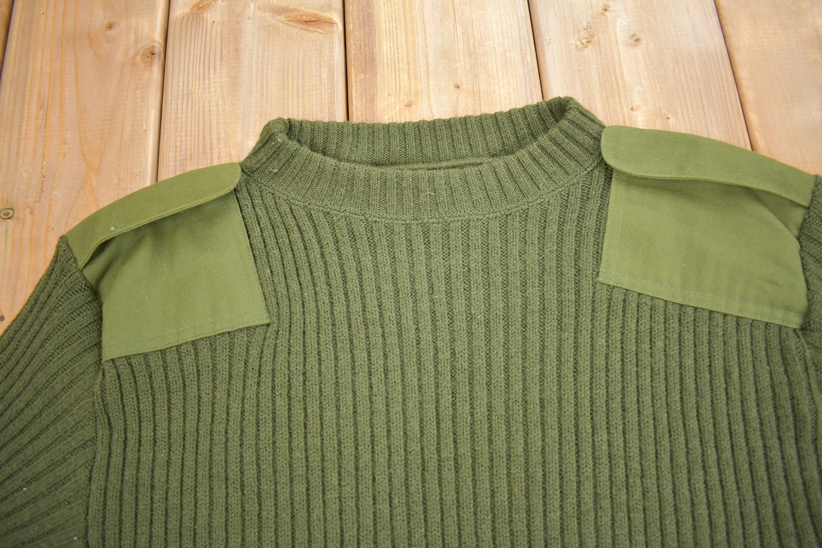 Vintage Y2K Military Knit Sweater / Army Green / Militaria 