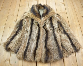 Vintage 1970s Coyote Fur Coat / Made In Canada / Winter Outerwear / Streetwear / True Vintage / Two Tone