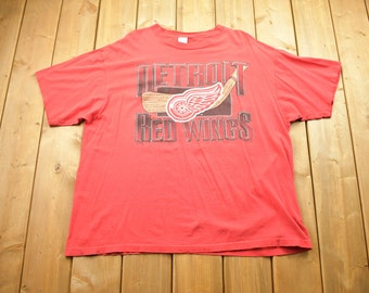 Vintage 90s Detroit Red Wings NHL Graphic T-Shirt
