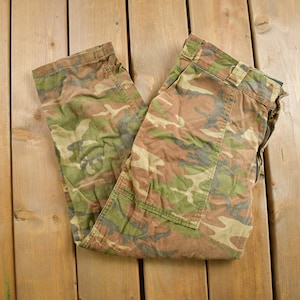 Vintage 1970s Lee Woodland Camo Hunting Pants Size 33 - 35 x 26 / Hunting Pant's / Vintage Cargos / Hunting / Fishing / True Vintage