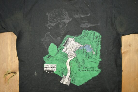 Pin's Commémoratif Vietnam Veterans Memorial 1982-1992 – Neuf Avec Défauts, Couleur Noire