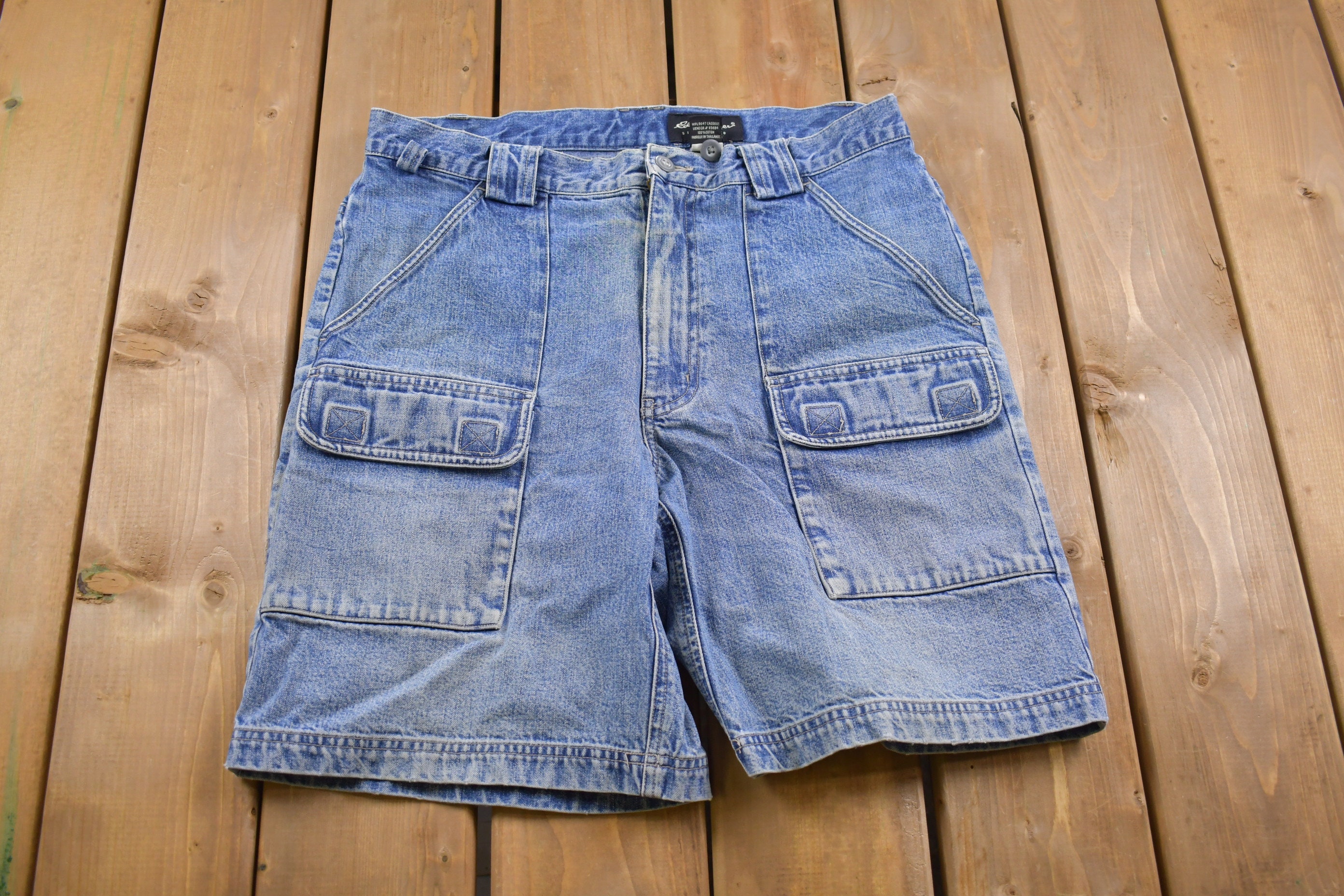 Vintage 1990s Eddie Bauer Cargo Jean Shorts 34 X 9 / 90s Shorts 