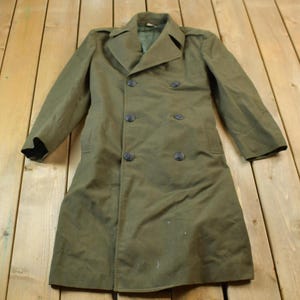 Vintage 1940s World War 2 Military Button Up Wool Overcoat / WW2 Jacket / US Army Green / Vintage Army / US Military / Army Jacket / USMC