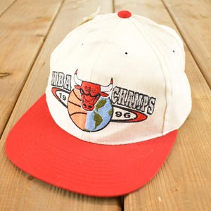 Vintage 1996 Dead Stock Chicago Bulls NBA Champs Snapback Hat / 90's Embroidered Sportswear Cap
