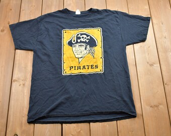 Vintage 1980s Pirates MLB T-Shirt / Graphic / 80s / 90s / Streetwear / Retro Style / Single Stitch / Made In USA / 80s MLB Baseball