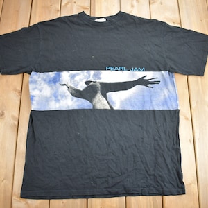 Vintage 1998 Pearl Jam Band T-shirt / Band Tee / Rare T Shirt / Pearl Jam Tour / Premium Vintage / Made In Canada