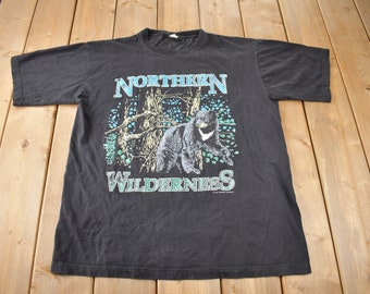 Camiseta gráfica vintage de punto único con temática de osos de Northern Wilderness, 1994