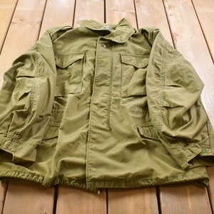 Vintage 1970's Military Cold Weather Field Coat / Zip Up Jacket / US Army Green / Vintage Army / Streetwear Fashion / Army Jacket