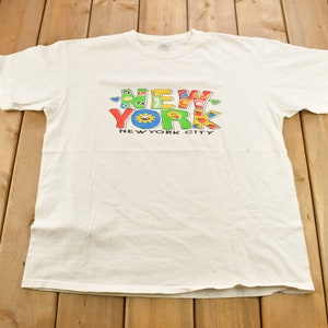 Vintage 1990s New York City Souvenir T Shirt / Streetwear / Made In USA / Vacation Tee / Travel T Shirt / Single Stitch
