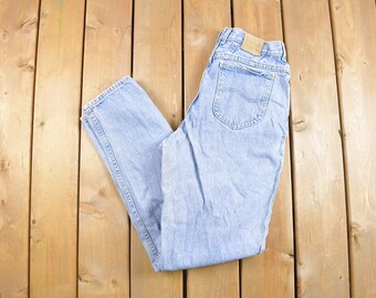 Vintage 1990's Lee Light Wash Jeans Size 29 x 32 / Basic Blue Denim / American / Streetwear Fashion / Pants / 90s Clothing