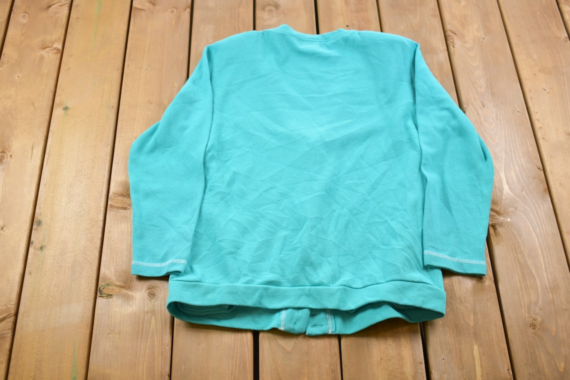 Vintage 1990s Sport Savvy Cardigan Sweater / Vintage Cardigan / Button Up / Embroidered / Made In USA / Blue Cardigan, foto 2 di 5