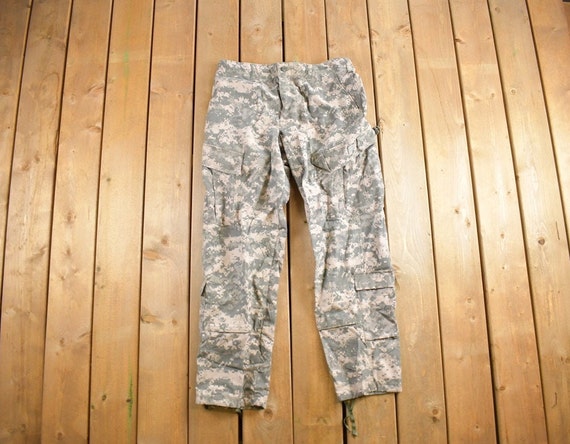 Vintage 2000s US Army Universal Camouflage Cargo … - image 1