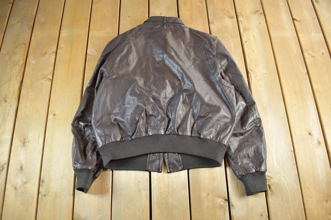 Vintage 1990s Cooper Leather Moto Cafe Biker Jacket Men's Medium / Moto Jacket / 90s Motorcycles Coat / Leather Jacket, foto 2 de 5