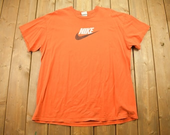 Vintage Y2K Nike Graphic T-Shirt / Nike Sportswear Graphic / Big Middle Swoosh / Logo Print / 80s / 90s / Streetwear Fashion / Grey Tag