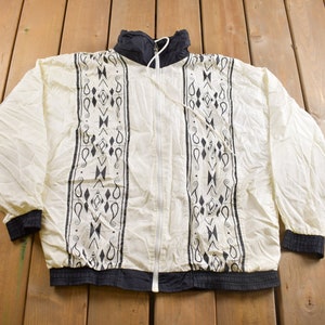 Vintage 1990s Casual Isle Abstract Windbreaker Jacket / Streetwear / Light Jacket / Vintage Windbreaker