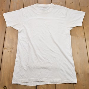 Vintage 1990s Hanes Simple Blank White T-Shirt / Vintage T Shirt / Streetwear / Vintage Tee / Single Stitch / Made In USA