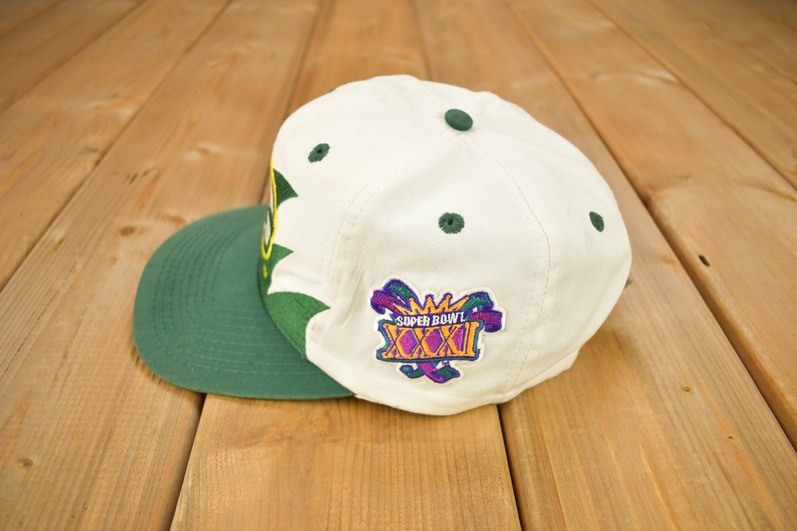 Vintage 1990s Green Bay Packers NFL Shark Tooth Snap Back