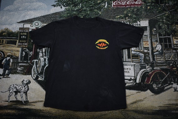 Vintage T-Shirt / Hooters Bike Rally Graphic / Big
