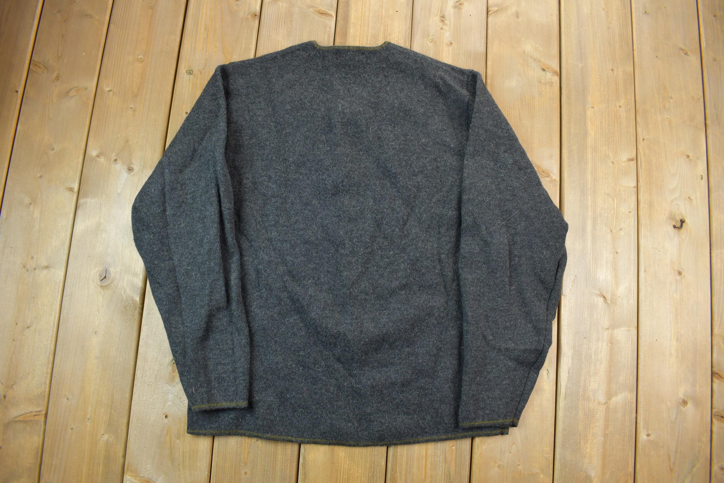 Vintage 1990s Banana Republic 100% Wool Knit Sweater / 90s 