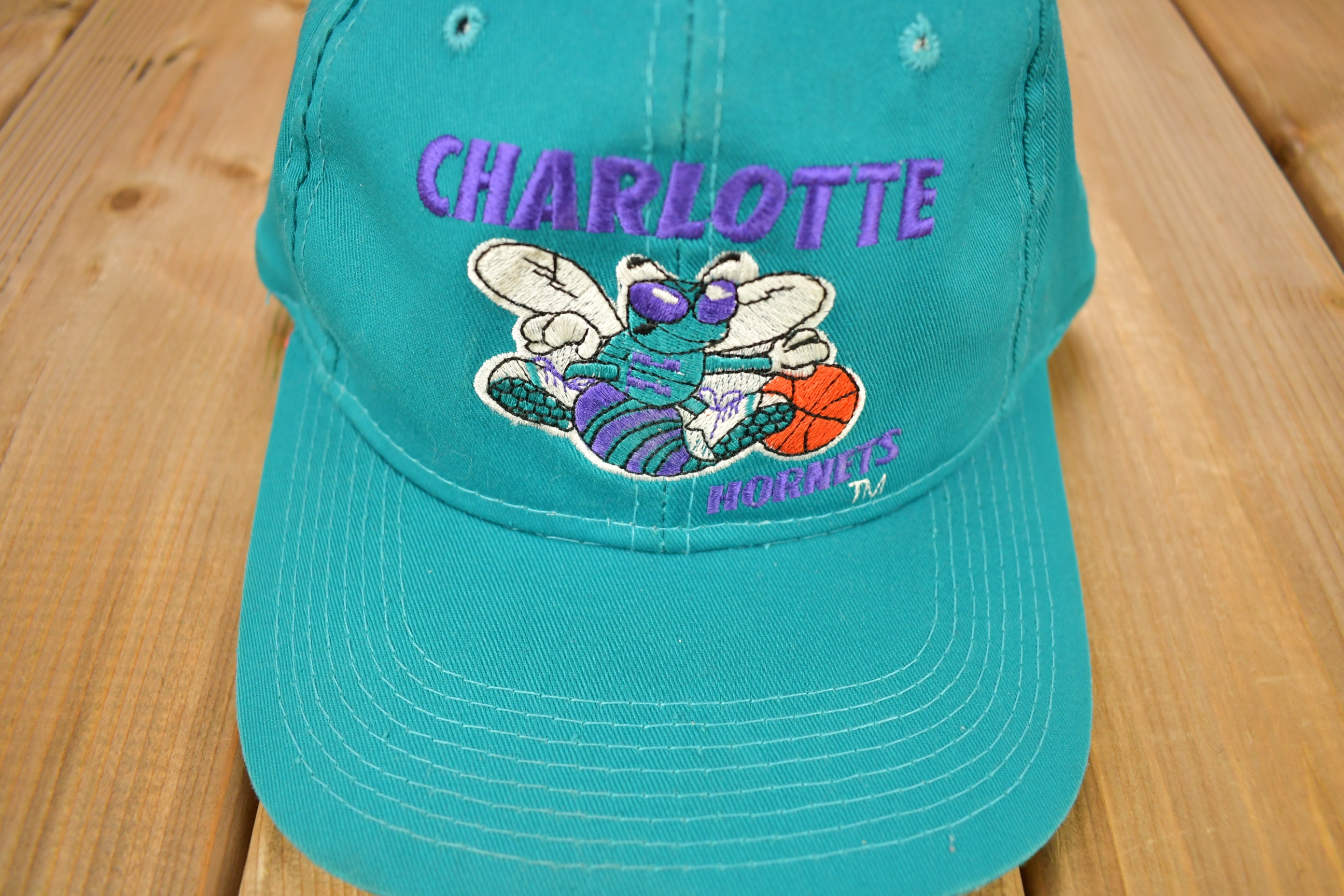 Vintage NBA (The G Cap) - Charlotte Hornets Embroidered Snapback Hat 1990s OSFA