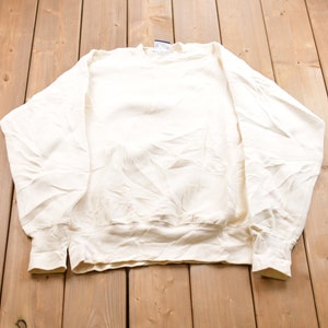 Vintage 1990s Vantage Club Crewneck Sweatshirt / Made in USA / 90s Crewneck / Souvenir / Athleisure / Streetwear