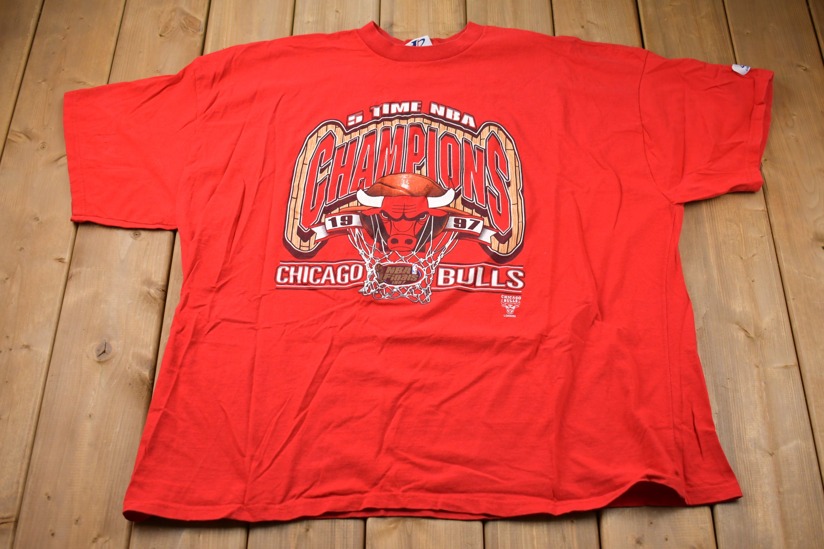 Vintage 1997 Chicago Bulls NBA 5-peat Champions Logo Athletic Made