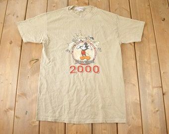 Vintage 2000 Disney Land Mickey Mouse Graphic T-Shirt Made In USA