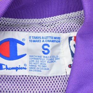 Vintage 1990s Champion Los Angeles Lakers NBA Bomber Jacket / Athleisure Sportswear / Streetwear Fashion / Vintage Champion / 90s NBA imagen 5