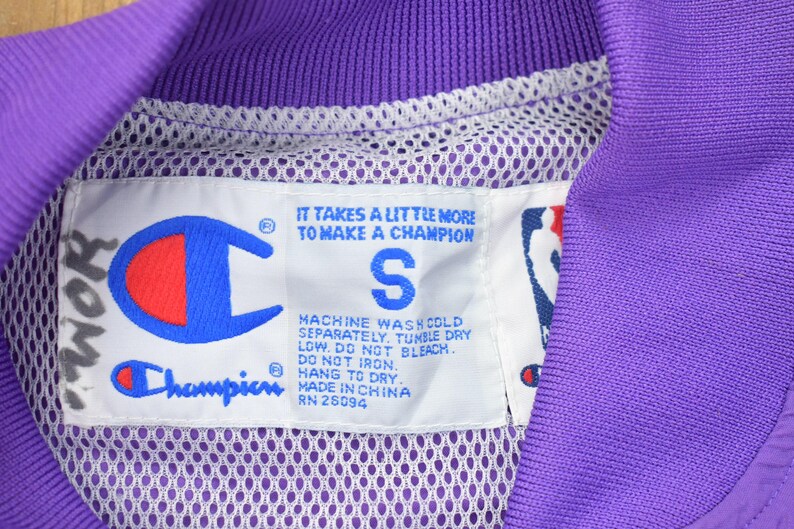 Vintage 1990s Champion Los Angeles Lakers NBA Bomber Jacket / Athleisure Sportswear / Streetwear Fashion / Vintage Champion / 90s NBA imagen 5