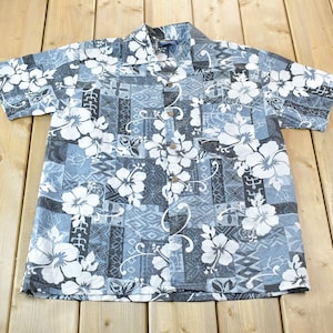 Vintage Hawaiian Style Floral Button Up Shirt / Roundy Bay / Tropical Shirt