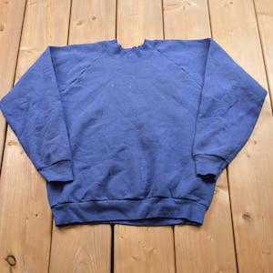 Vintage 1980s Blank Raglan Crewneck Sweatshirt / Made in USA / 80s Crewneck / Basics / Athleisure / Streetwear / Blank Vintage Essentials