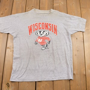 Vintage 1990s Wisconsin Badgers Graphic T Shirt / Vintage T Shirt / Streetwear / Graphic Tee