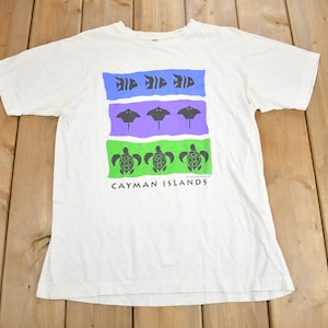 Vintage 1993 Cayman Islands Fish T-Shirt / Souvenir T Shirt / Streetwear / Vacation Tee / Travel & Tourism