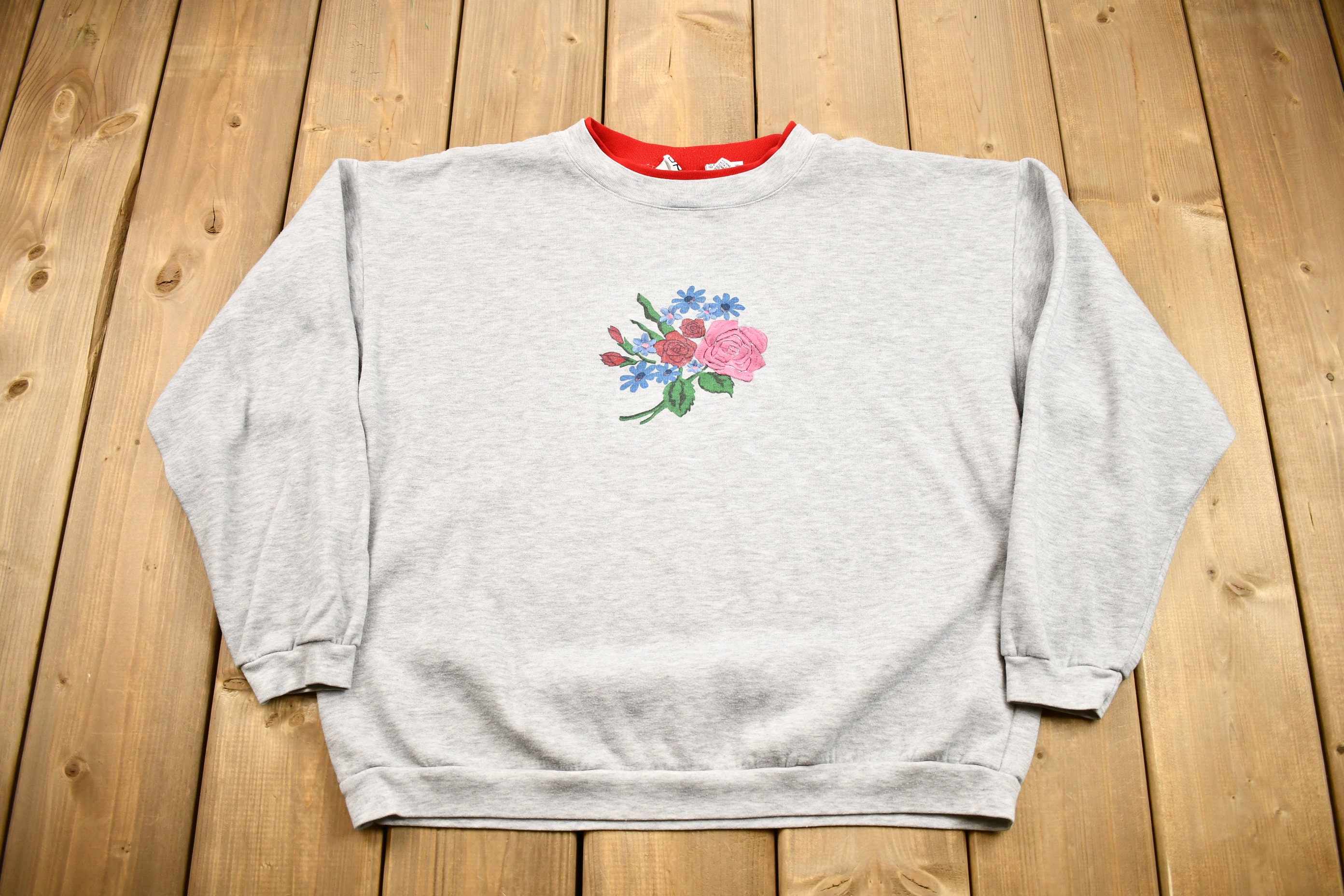 Vintage 1990s Jaclyn Smith Sport Flower Embroidered Crewneck 