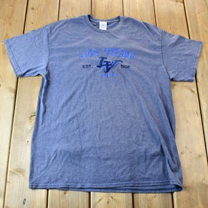 Vintage 1990s Las Vegas Nevada Est. 1905 Souvenir Embroidered Travel T-Shirt / Viva Las Vegas / Americana / Size M