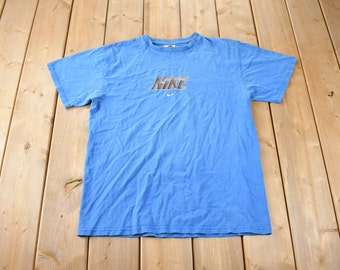 Vintage 2000s Nike Graphic T-Shirt Made In Canada Size M