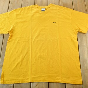 Vintage 2000s Nike Embroidered Swoosh Graphic T-Shirt / Graphic / Y2K Mini Logo Athletic / Streetwear / Retro Style / Men&#39;s 2XL