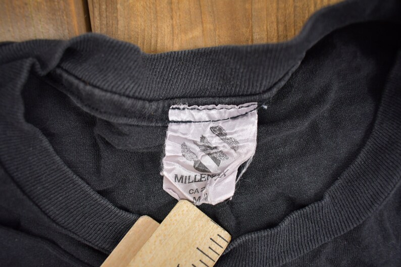 Vintage 1980s Toronto Canada Graphic Souvenir T Shirt / Streetwear Vacation Tee / Travel T Shirt