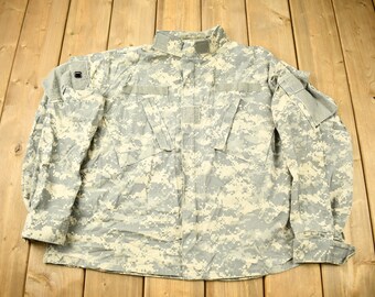 Vintage Military  Army Combat Uniform Coat / Zip Up /  Army Green / Mains / Streetwear Fashion / Army Jacket